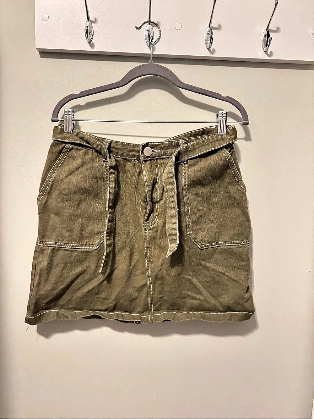 Pretty Little Thing Mini Utility Skirt in Green Size 14